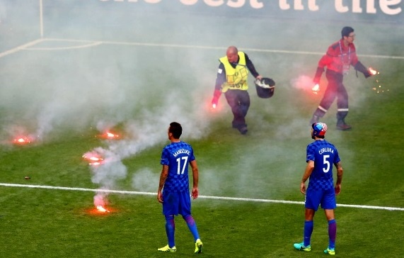 Hooligan Croatia lai co ke hoach khien doi nha bi loai hinh anh