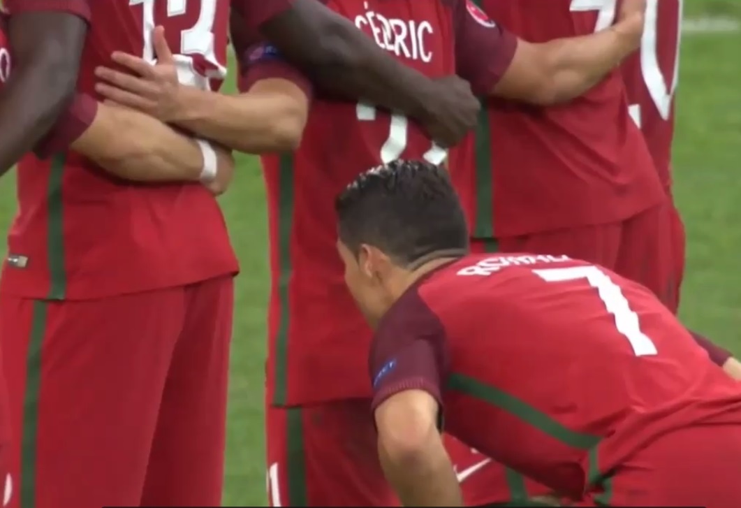 Ronaldo nup sau lung dong doi xem da luan luu 11 m hinh anh