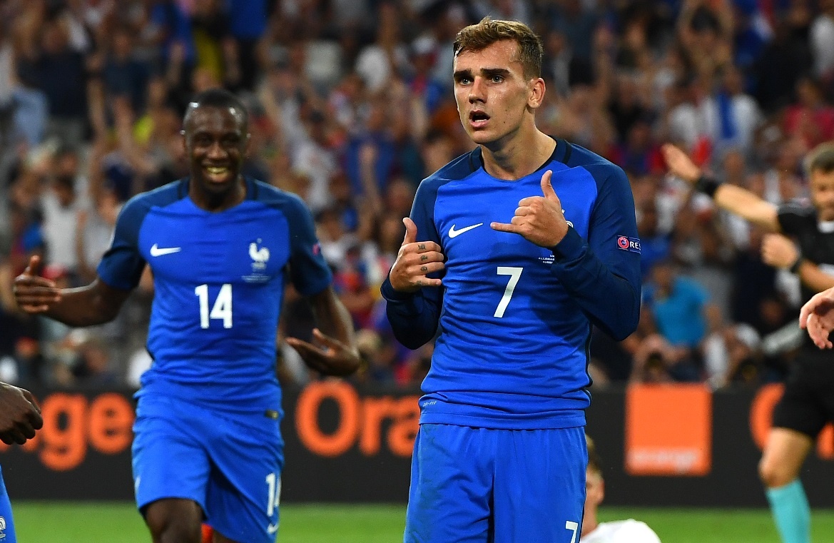Giai ma kieu an mung ‘goi dien thoai’ doc dao cua Griezmann hinh anh