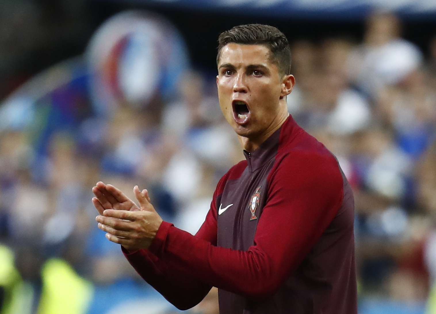 Ronaldo hon dau Nani, ho het chi dao va tiep lua dong doi hinh anh