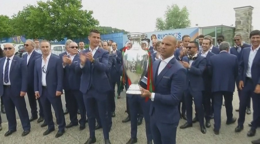 lễ ăn mừng của Bồ Đào Nha ảnh 9 le an mung cua Bo Dao Nha anh 9