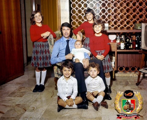 Me Paolo Maldini qua doi anh 7