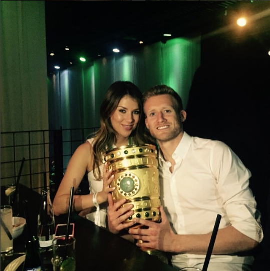 Schuerrle chia tay ban gai anh 6