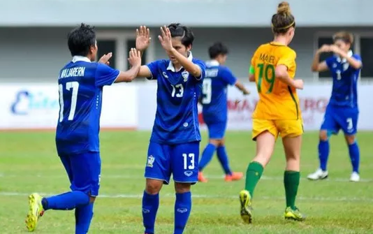 Thai Lan nguoc dong ha Australia, gianh ve vao chung ket hinh anh