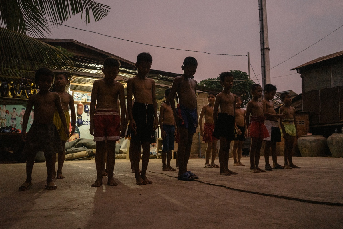 tre em dam boc o Campuchia anh 5