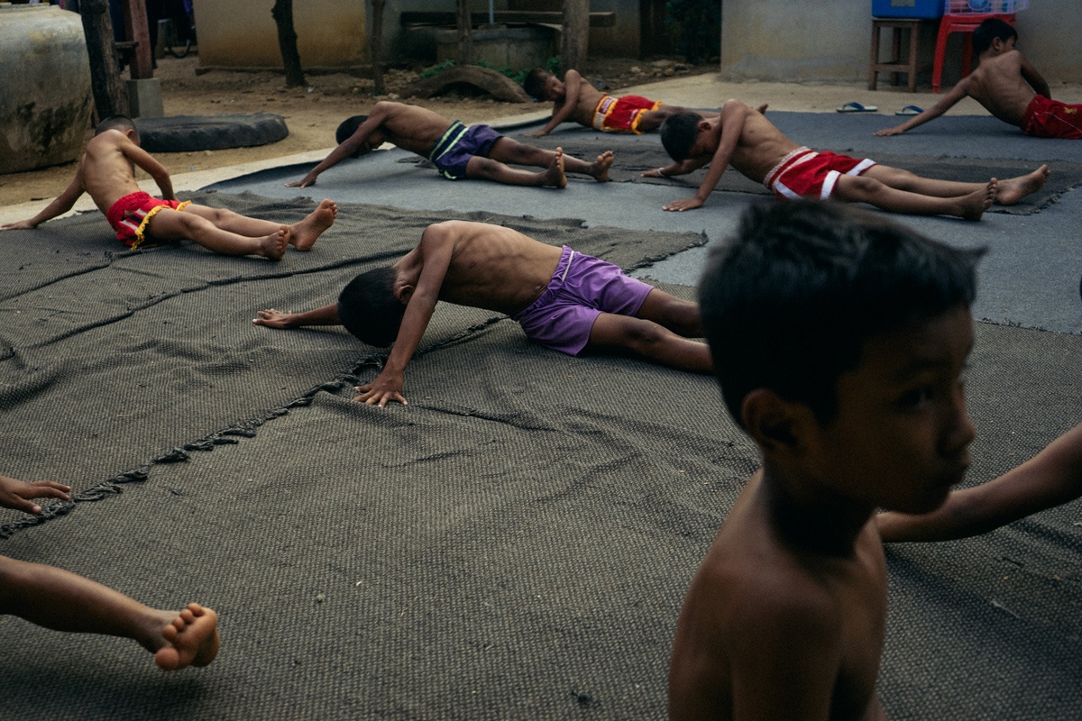 tre em dam boc o Campuchia anh 4