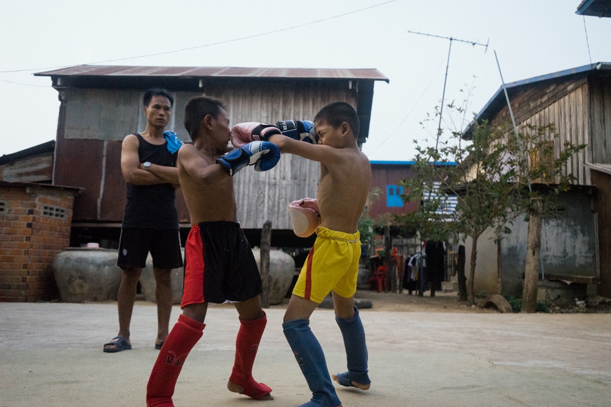 tre em dam boc o Campuchia anh 9
