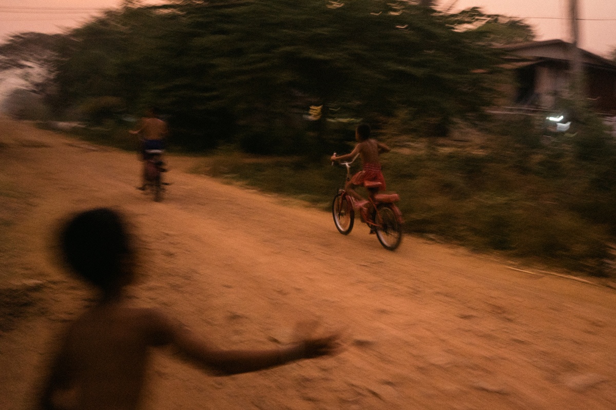 tre em dam boc o Campuchia anh 10