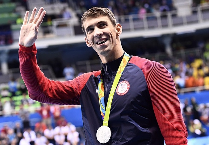 VDV My cong lung ganh thue danh len huy chuong hinh anh