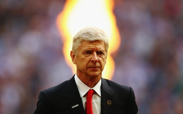 Nhan vien xin nghi viec de Wenger co tien mua sam hinh anh