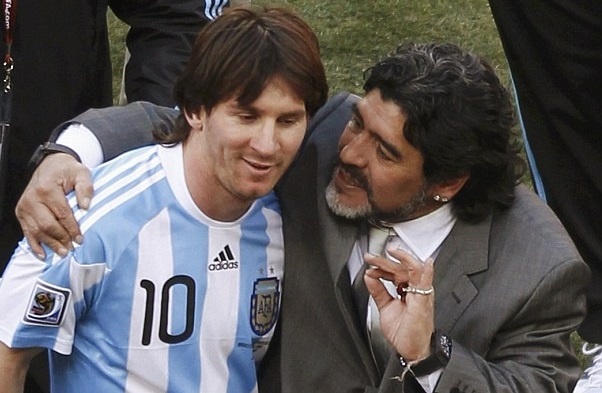 Maradona: ‘Messi chi dien kich ngo ngan’ hinh anh