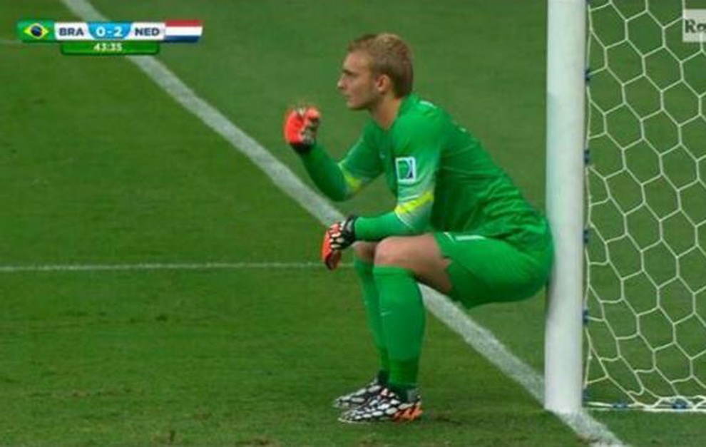 Anh che dang ngoi hai huoc cua tan thu mon Barca hinh anh