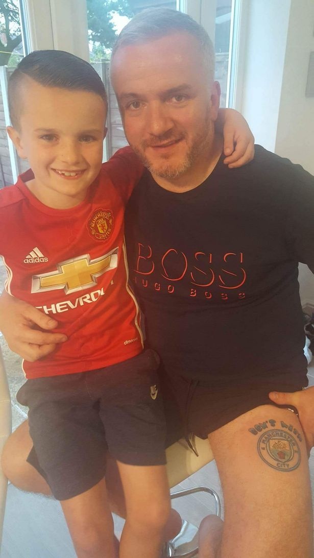 fan MU xăm logo Man City ảnh 2 fan MU xam logo Man City anh 2