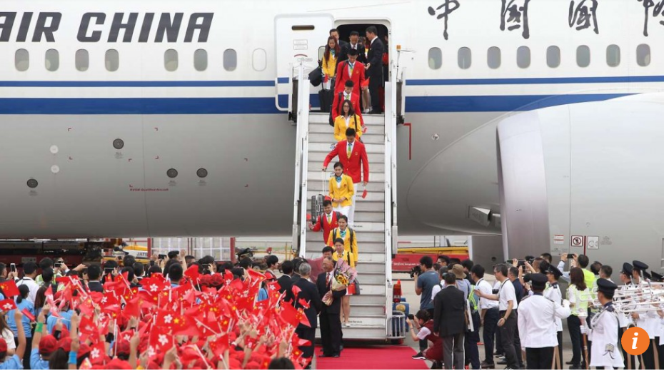 Sun Yang than thiet voi Fu Yuanhui anh 1