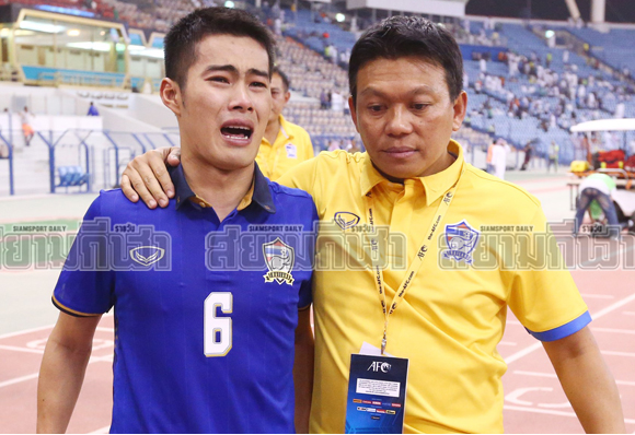 Nhac truong Thai Lan oa khoc cay dang trong ngay lam toi do hinh anh