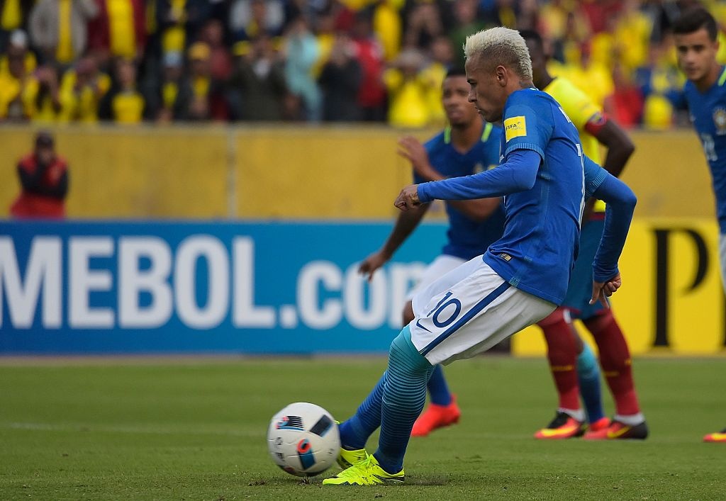Neymar giup Brazil thang Ecuador anh 5