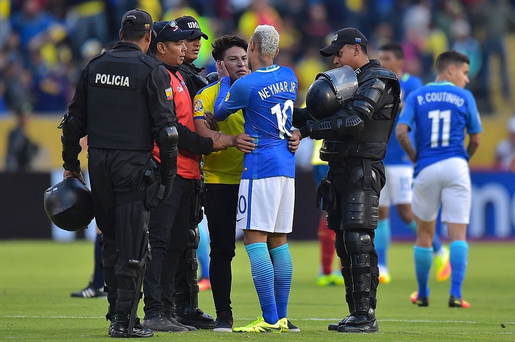 Neymar giup Brazil thang Ecuador anh 12