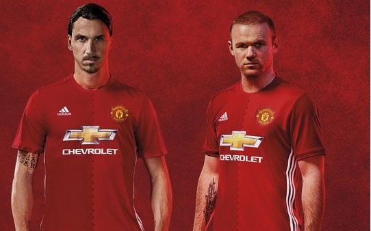 Ibra va Rooney xem dam boc ngay sau tran derby Manchester hinh anh