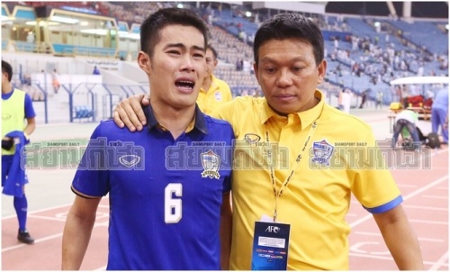 Kiatisak co nguoi thay the ‘nhac truong khoc nhe’ hinh anh