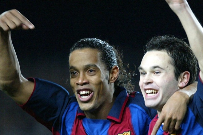 Ronaldinho bia chuyen phan boi de thu long ca doi Barca hinh anh