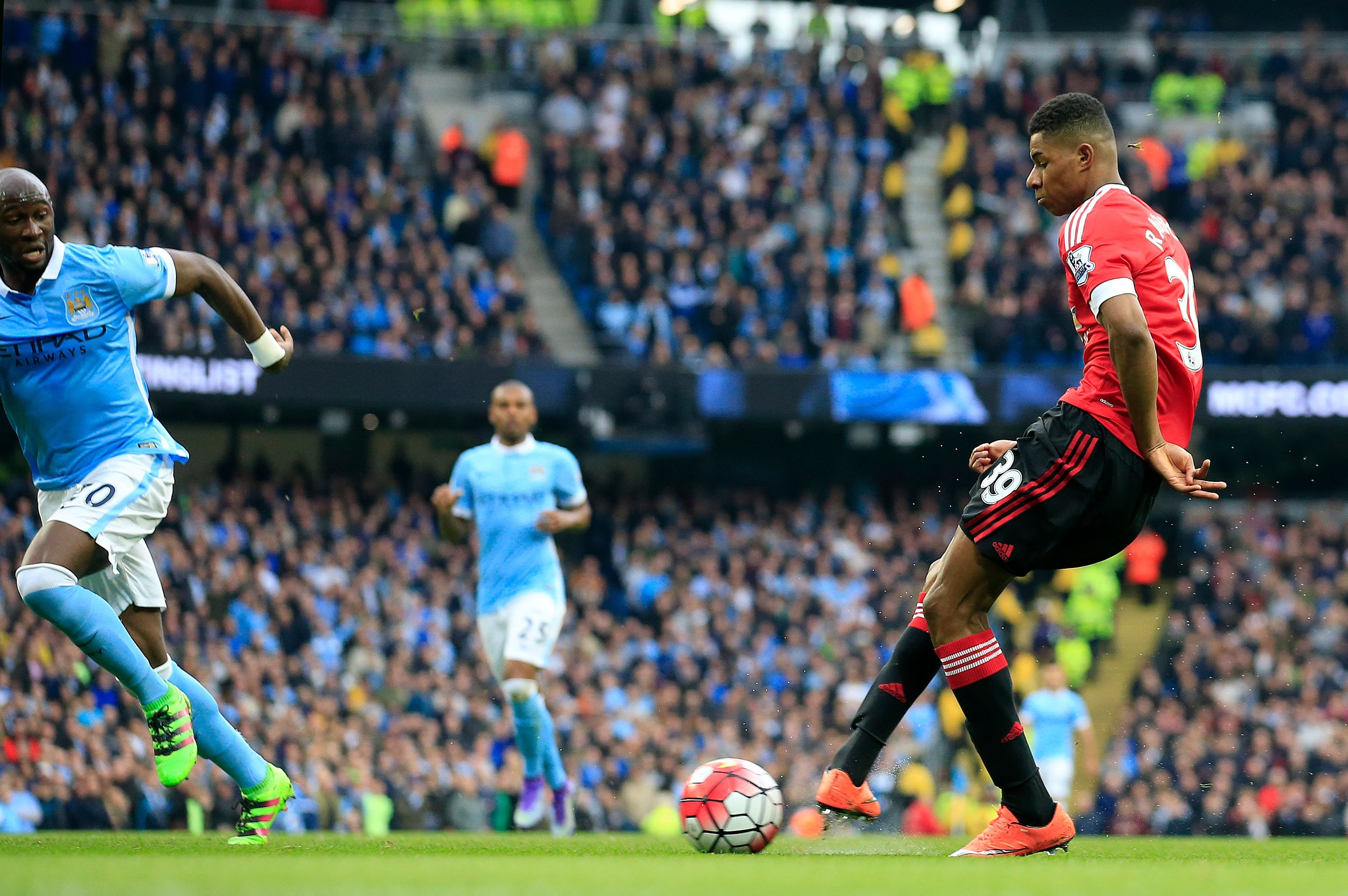 Rashford lap hang loat ky luc anh 3