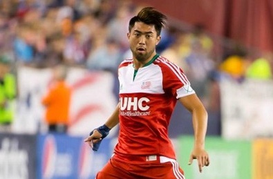 Lee Nguyen ghi ban giup New England thang doi cua Lampard hinh anh