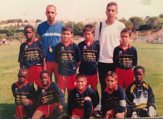 Ronaldo khoe chuot bap tay anh 9