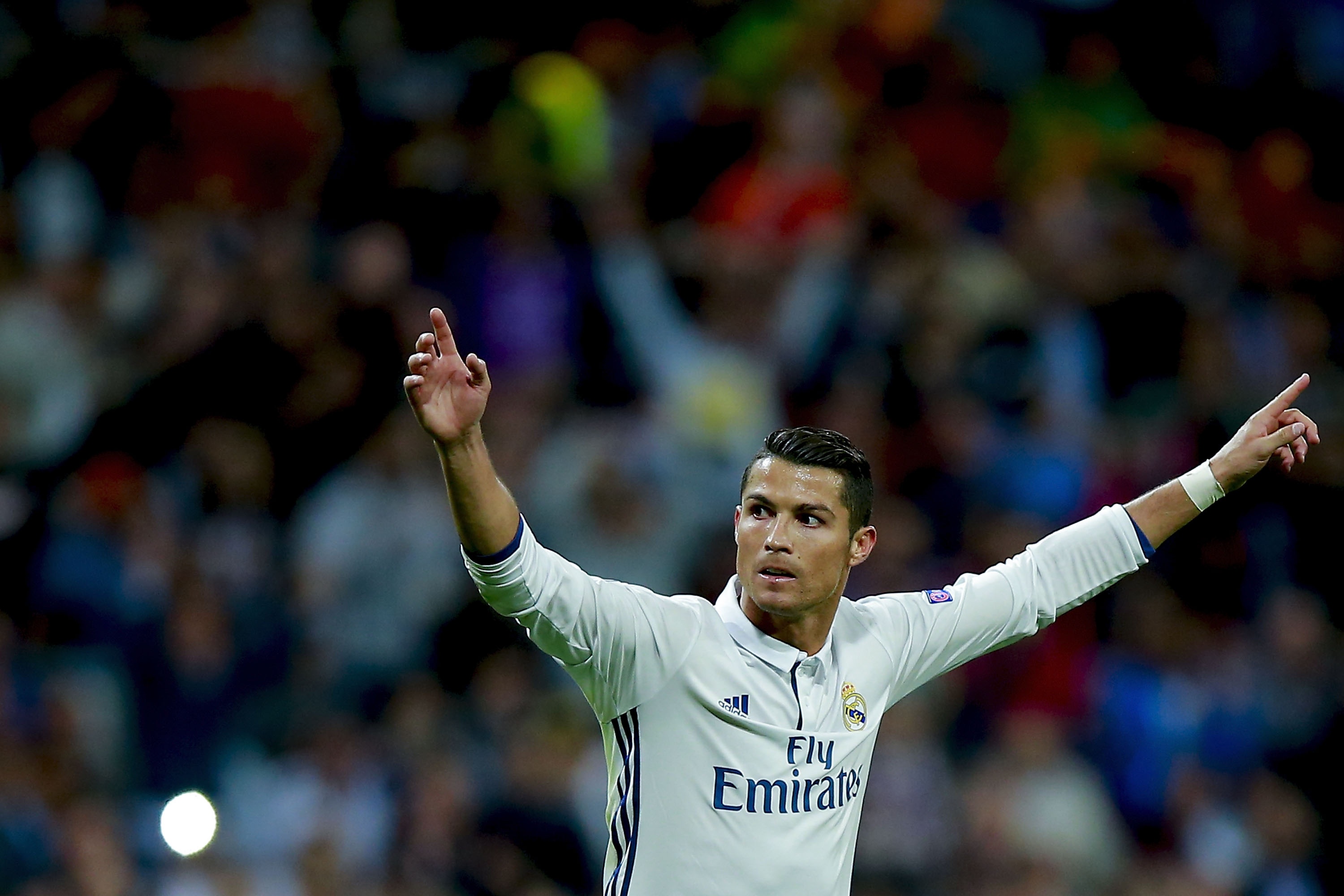 Ronaldo: ‘Toi khong cho phep minh an mung truoc Sporting’ hinh anh
