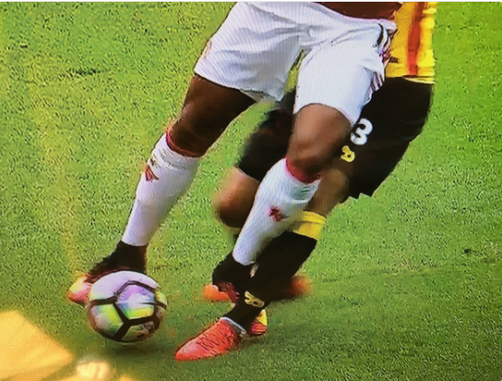 MU chịu oan một bàn thua ảnh 1 MU chiu oan mot ban thua anh 1