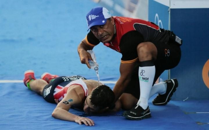 diu em trai ve dich anh 1