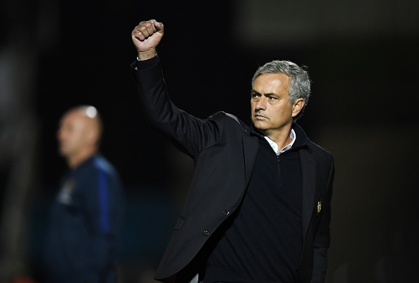 Mourinho khen hoc tro nhung van chi trich trong tai hinh anh