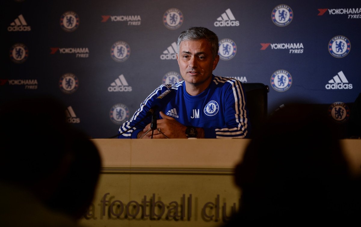 Mourinho cong khai chi trich hoc tro anh 11