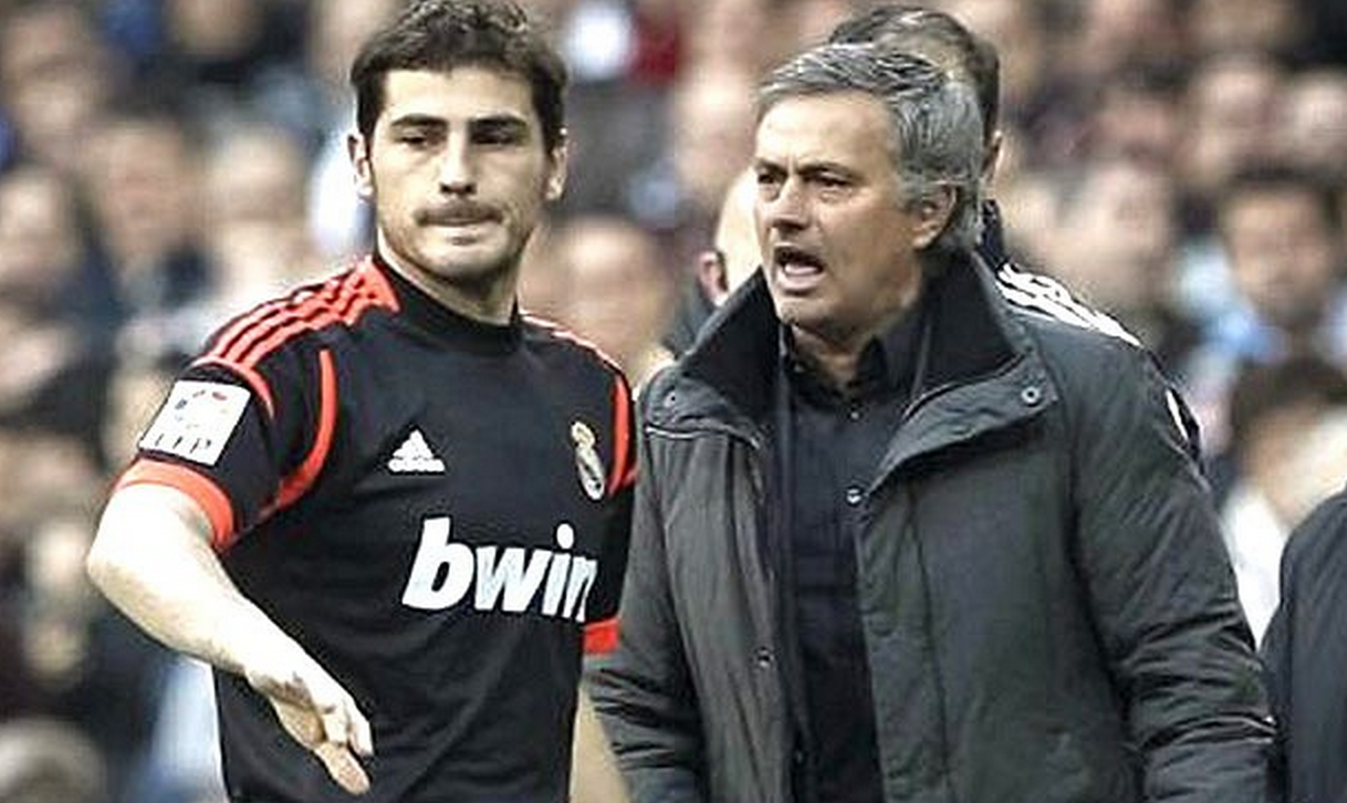 Mourinho cong khai chi trich hoc tro anh 5