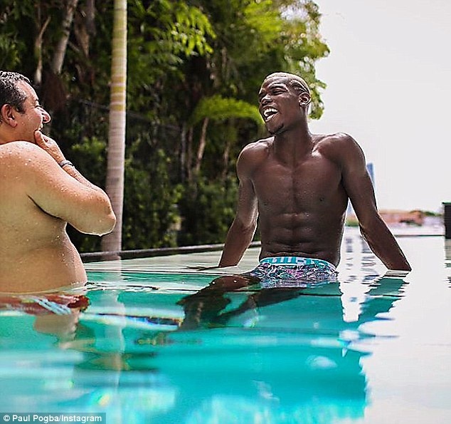 Ibra doa danh gay chan sieu co Raiola hinh anh