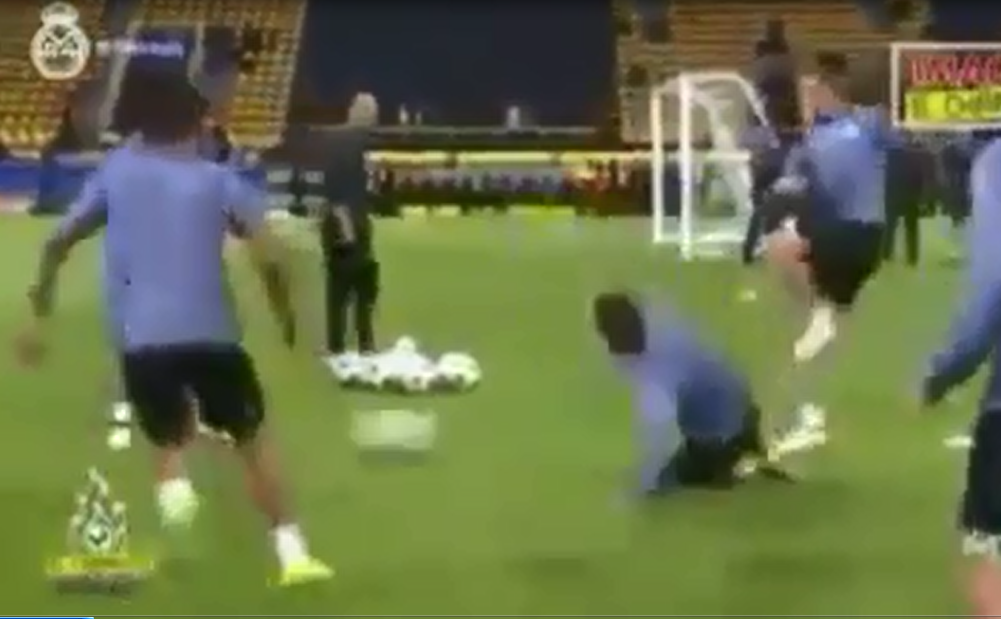 Ronaldo cau gat trong buoi tap hinh anh