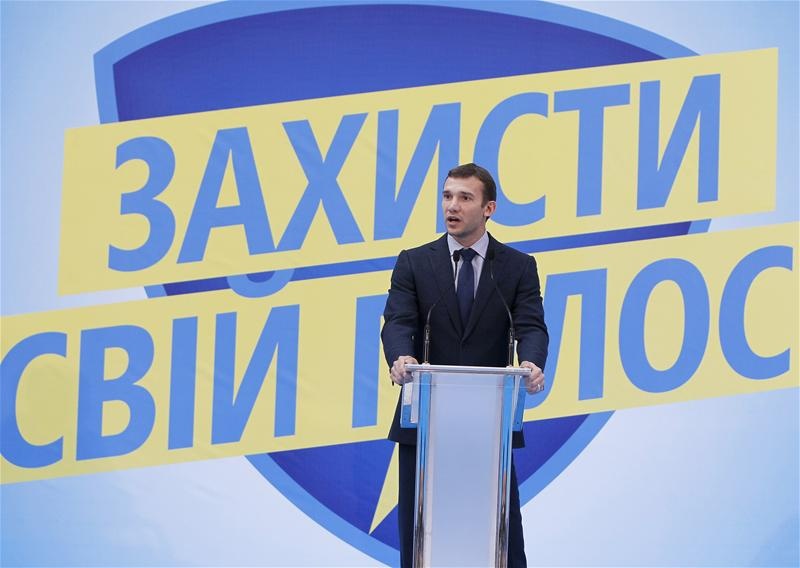 cac sao bong da lam chinh tri anh 1