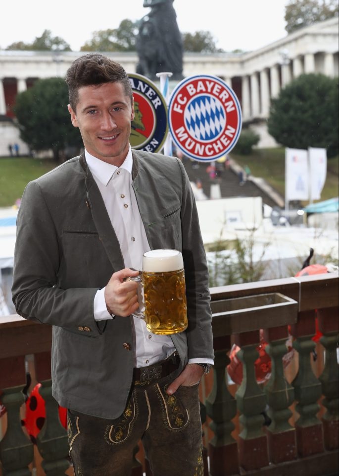 Usain Bolt tham dự lễ hội bia ảnh 3 Usain Bolt tham du le hoi bia anh 3