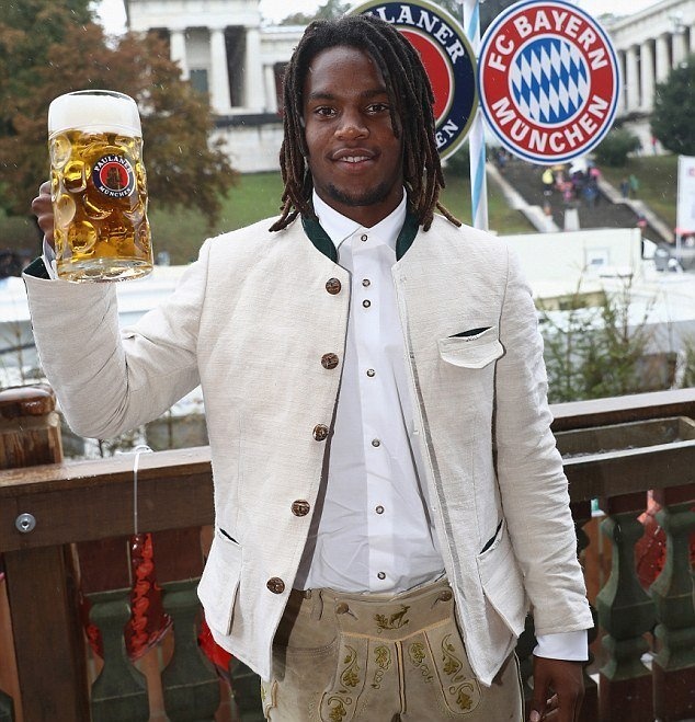 Usain Bolt tham dự lễ hội bia ảnh 4 Usain Bolt tham du le hoi bia anh 4