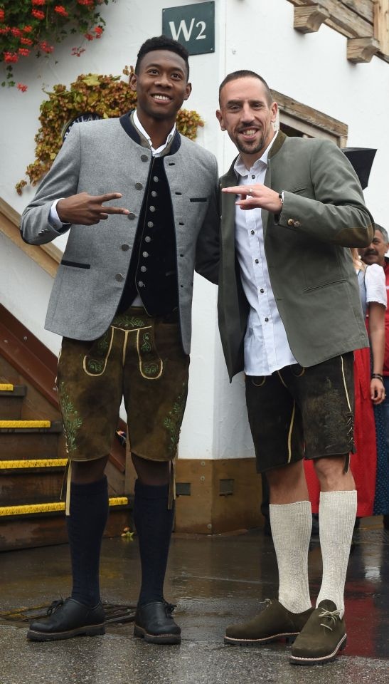 Usain Bolt tham dự lễ hội bia ảnh 12 Usain Bolt tham du le hoi bia anh 12