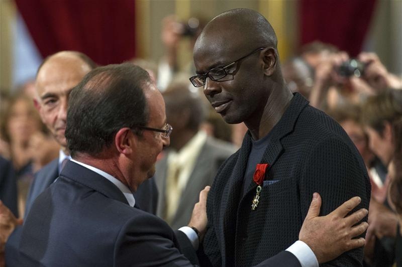 cac sao bong da lam chinh tri anh 3