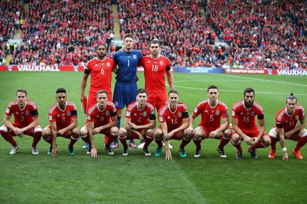 Xu Wales lai pho dien kieu chup anh khong giong ai hinh anh