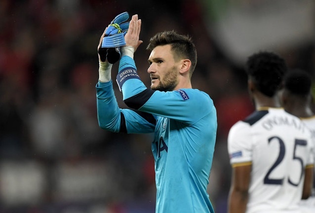 Lloris cuu thua xuat than, giu 1 diem cho Tottenham hinh anh