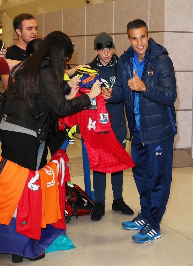 Tran MU vs Fenerbahce anh 2