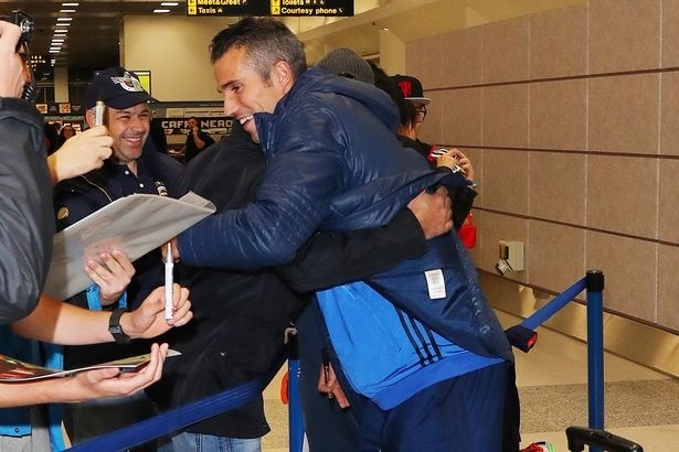 Tran MU vs Fenerbahce anh 4