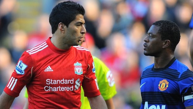Evra bat ngo chuc mung ‘ke thu’ Luis Suarez hinh anh