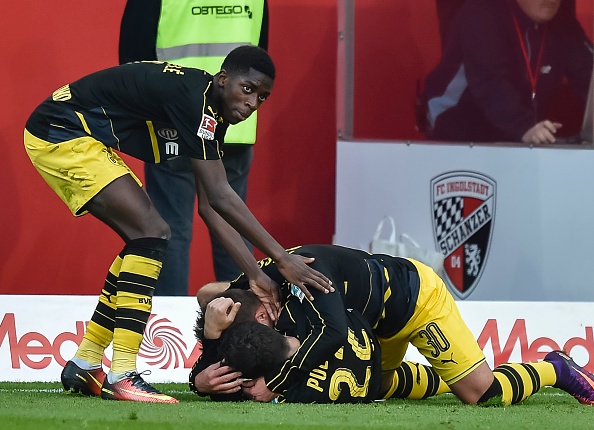 Lien tuc bi dan, Dortmund hoa 3-3 nho tai nang tre 18 tuoi hinh anh