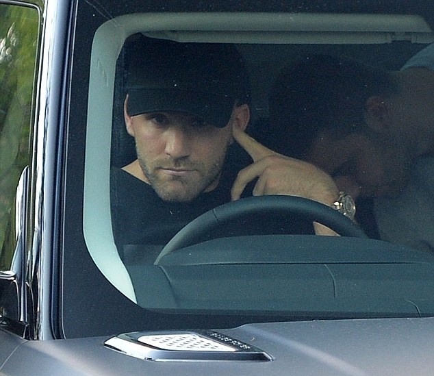 Luke Shaw nho me day lai xe anh 1