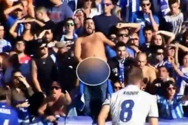 Khan gia khieu khich khiem nha voi Ronaldo hinh anh