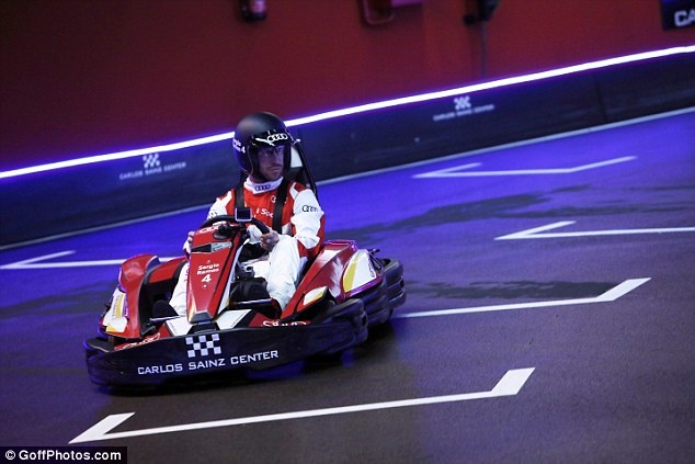 Sao Real nhan xe cua nha tai tro anh 12