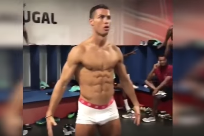 CR7 mac quan lot, tham gia thu thach bat dong tap the hinh anh